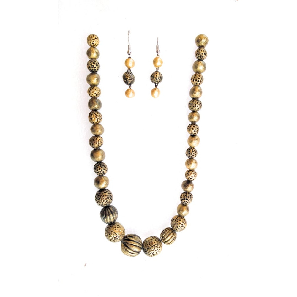 Sanva , Trendy Kundan Necklace Set with Pearls and Agave Beads for wom –  www.soosi.co.in