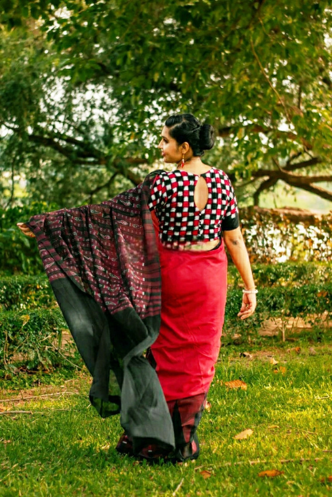 Beautiful Red & Black Prints Berhampur Saree - 0