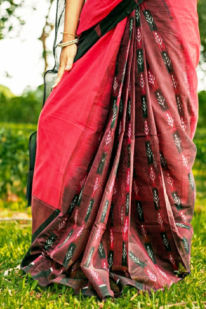 Beautiful Red & Black Prints Berhampur Saree - 2