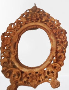 Designer Oval Photo Frame Banaras Metal Craft