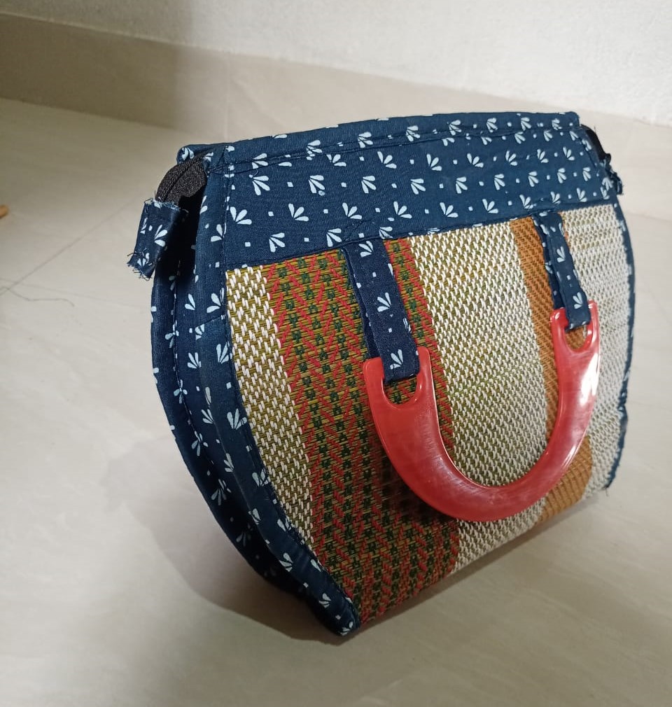 Ladies Hand Bag With Wooden Carrier - Blue