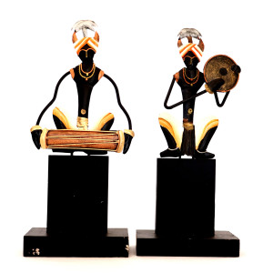 Maadia-maadin couple playing instruments figurine (set of 2)