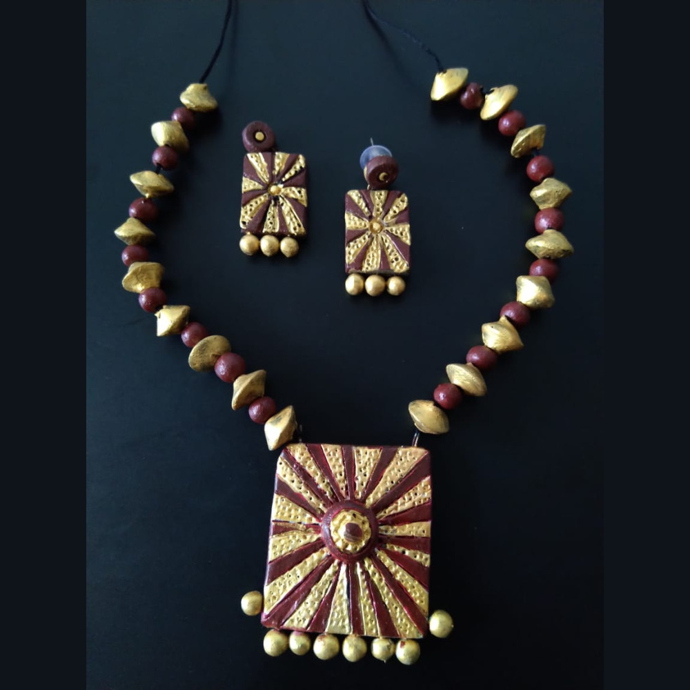 Maroon Colour Molela Terracotta Clay Beautiful Necklace Set