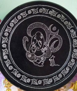 Handmade Eco-friendly Beautiful Black Pottery of Nizamabad Round Shaped Wall Hanging Of Lord Ganesha