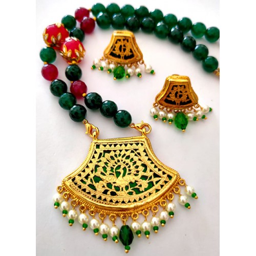 Graceful Handicraft Thewa Art Gold Work Jewellery Of Floral Design In Green Pearl